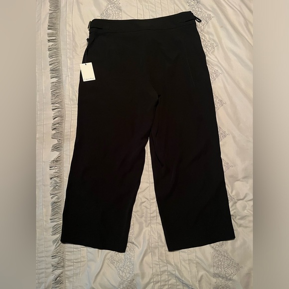 Calvin Klein cropped black slacks - Picture 2 of 4